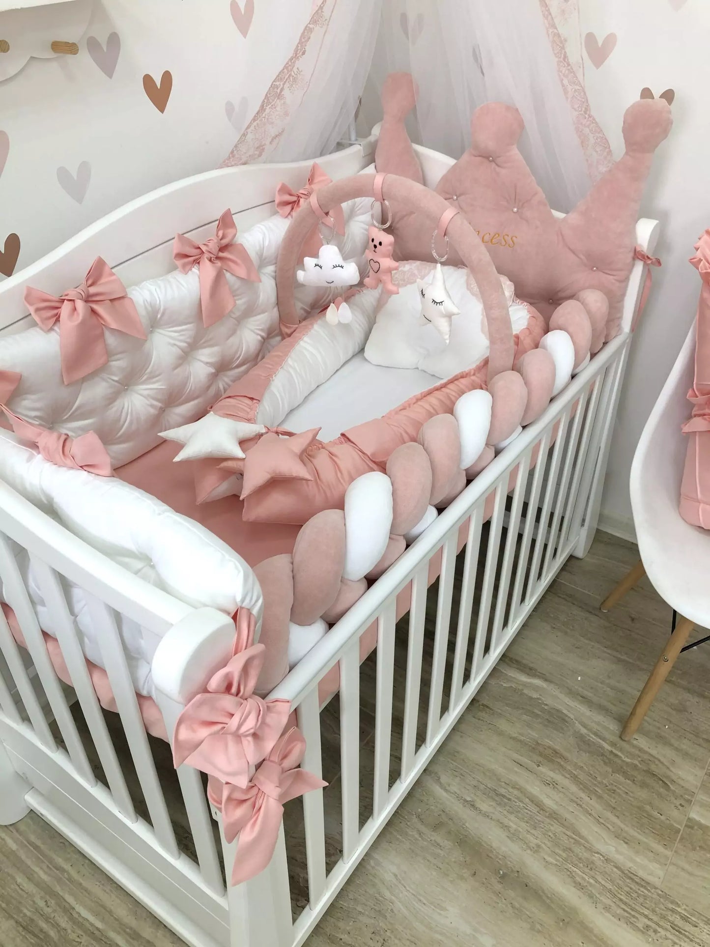 Luxurious powder-colored bedding set for baby