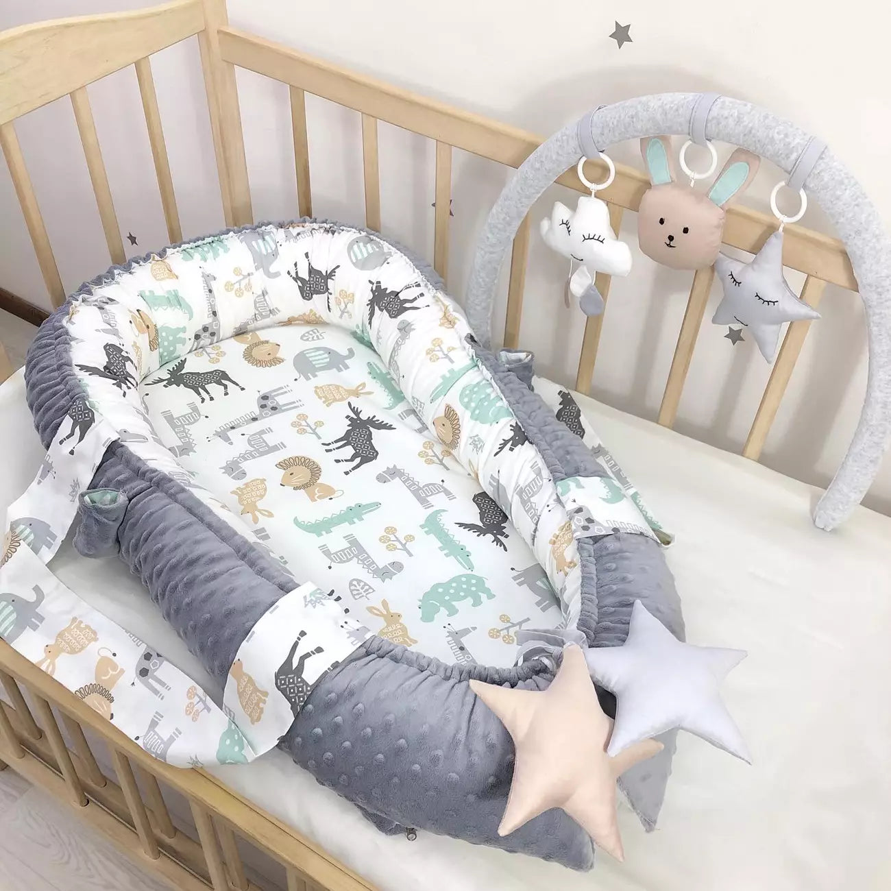 Baby nest “Grey animal pattern”