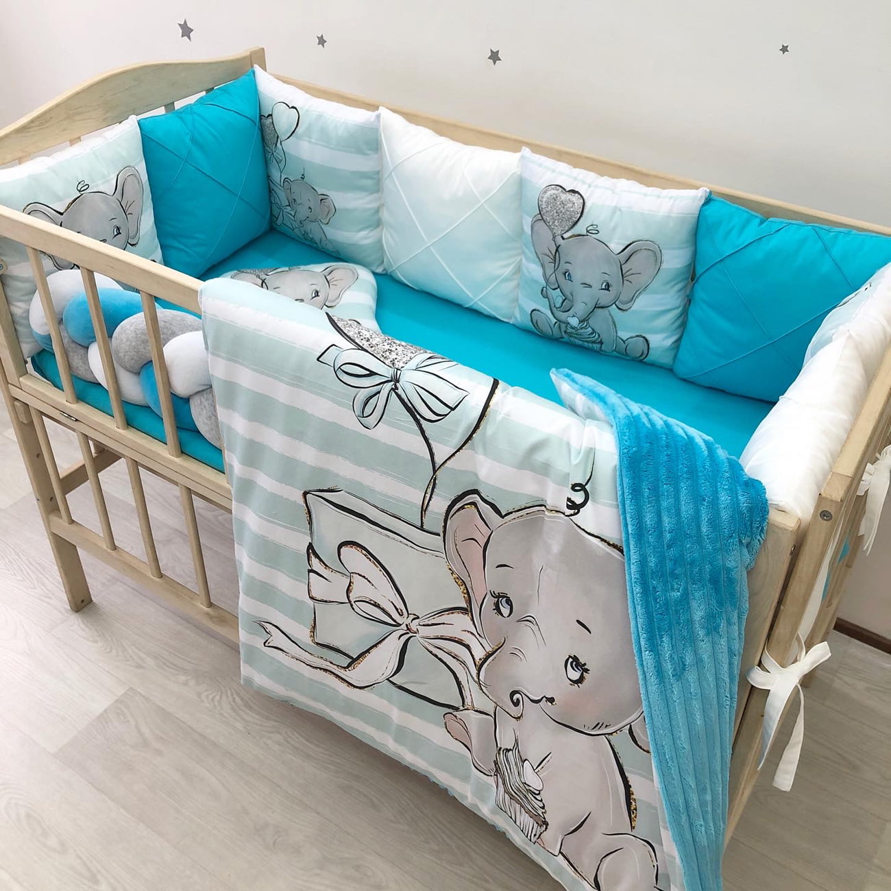 Crib set “Azure elephant”