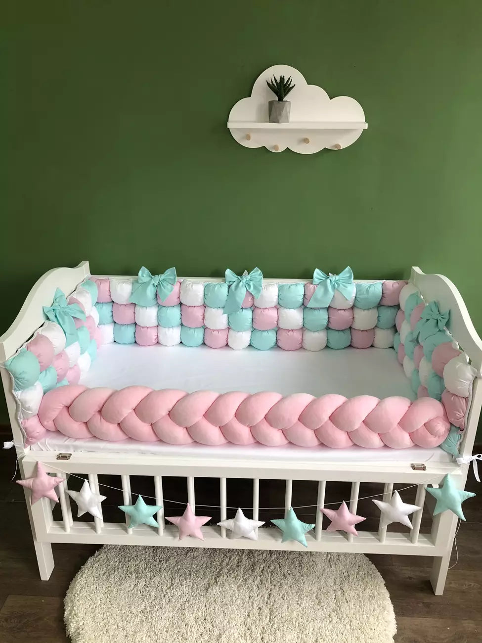 Bubble bumper Baby bedding set.