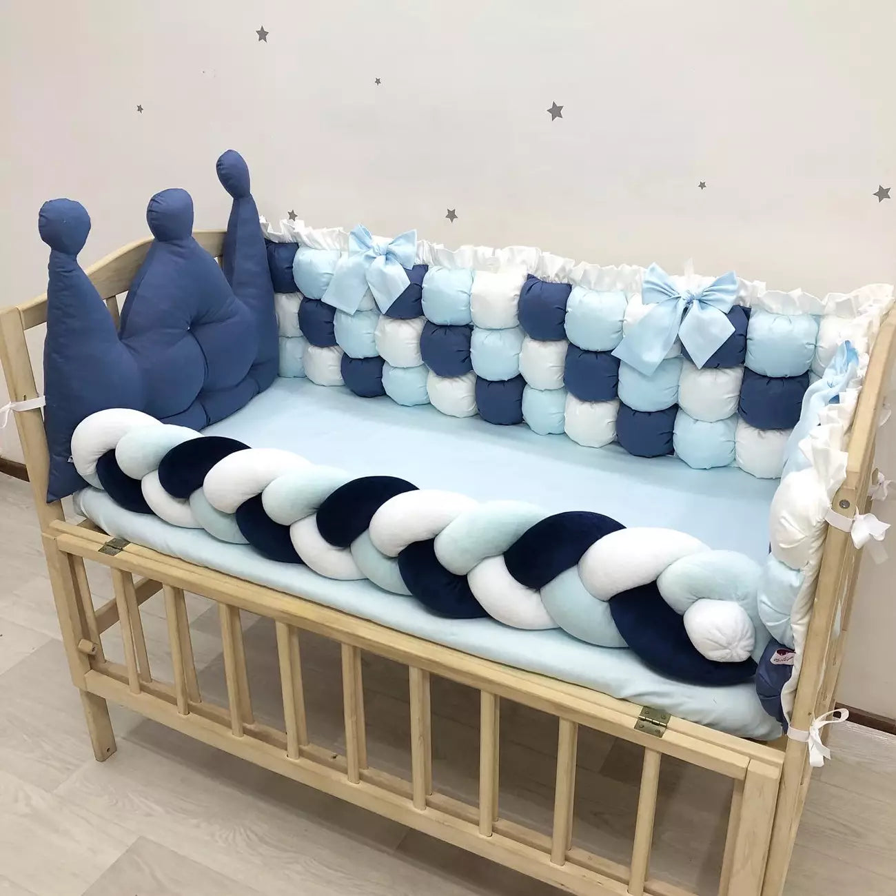 Crib set “Blue crown”