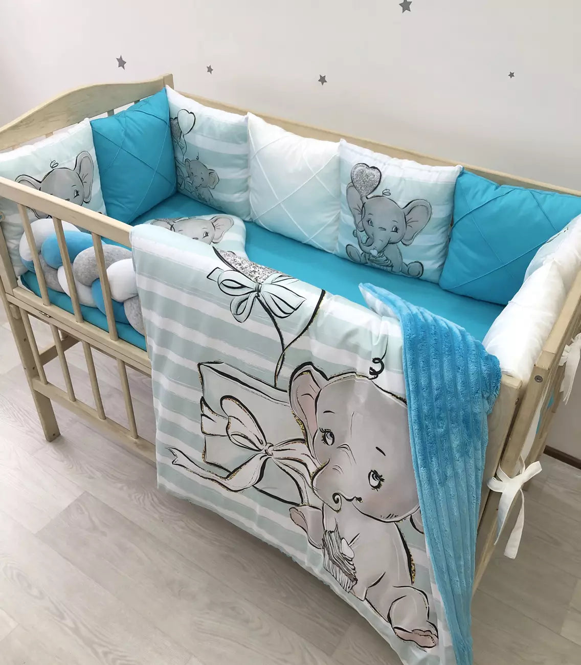 Crib set “Azure elephant”