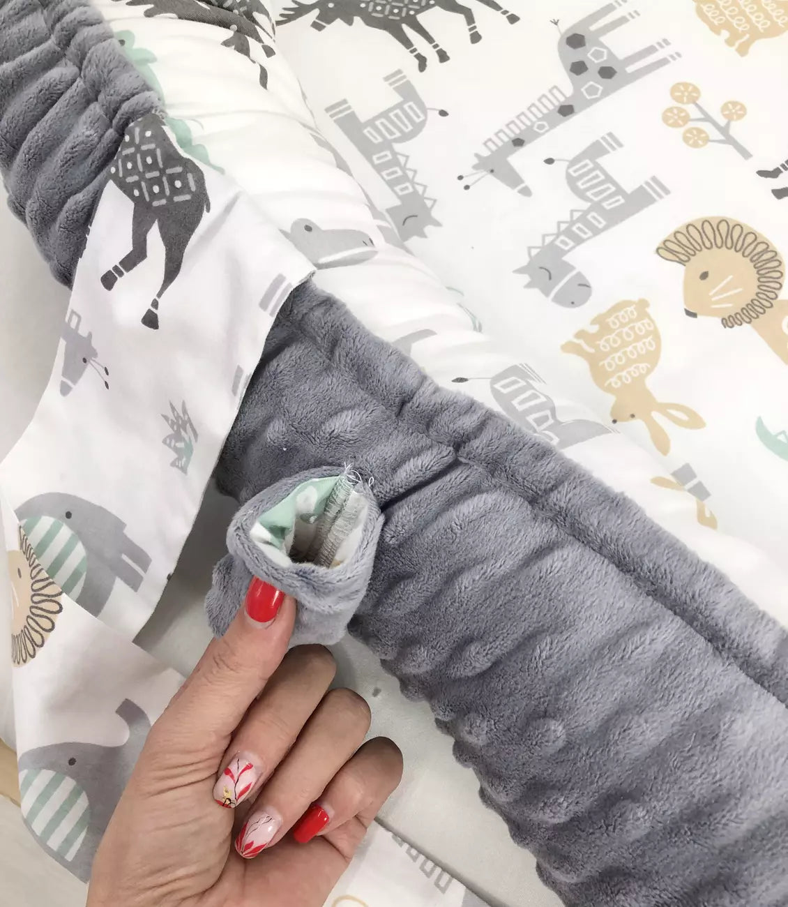 Baby nest “Grey animal pattern”