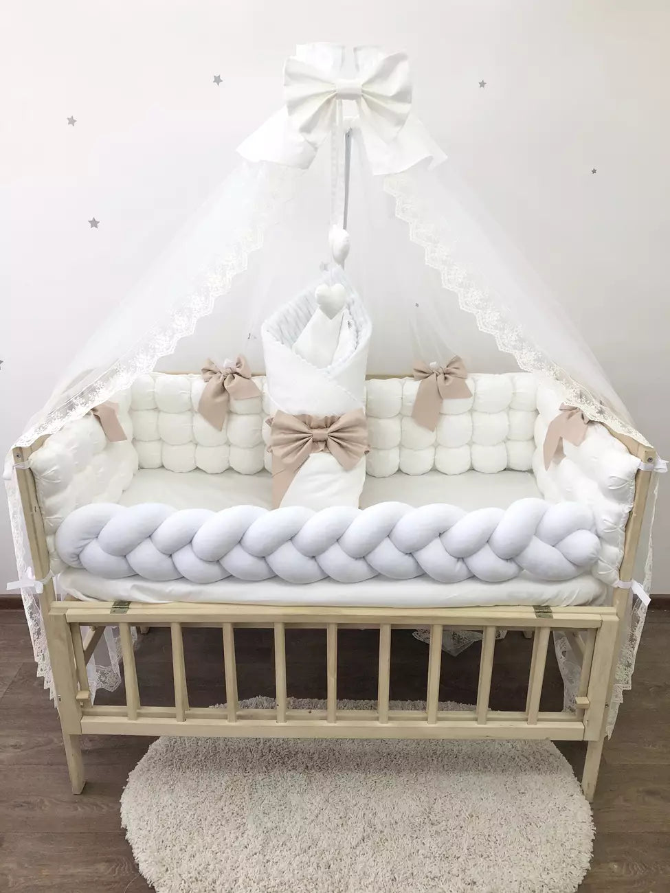 Crib set “luxury neutral”