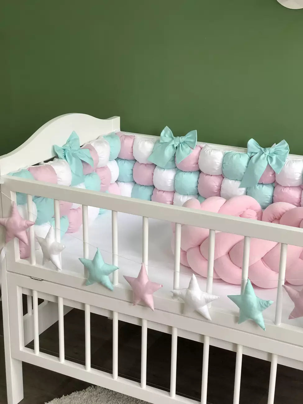 Bubble bumper Baby bedding set.